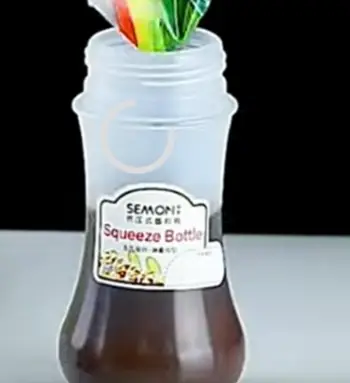 Squeeze bottle