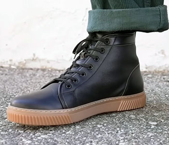 UGG Tasman