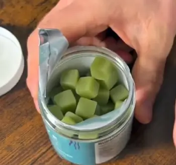 balmbare revive gummies