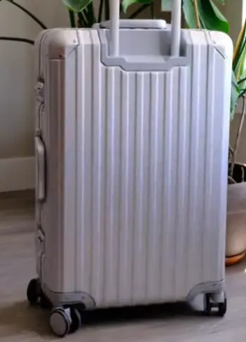 max studio luggage r