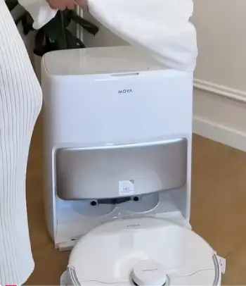 Mova Robot Vacuum