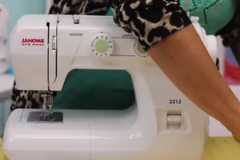 Janome 2212 Sewing Machine