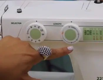Janome 2212 Sewing Machine