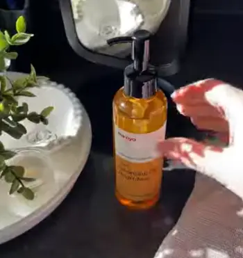 Ma:nyo Pure Cleansing Oil