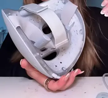 Shark CryoGlow LED Face Mask