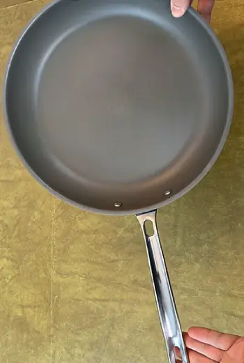 Siraat Titanium Pan