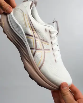 Asics . Kayano