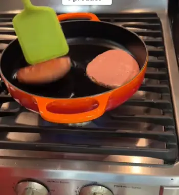 Le Creuset Everyday Pan