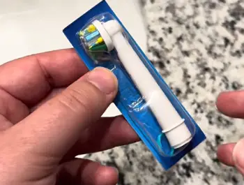 Oral-B FlossAction