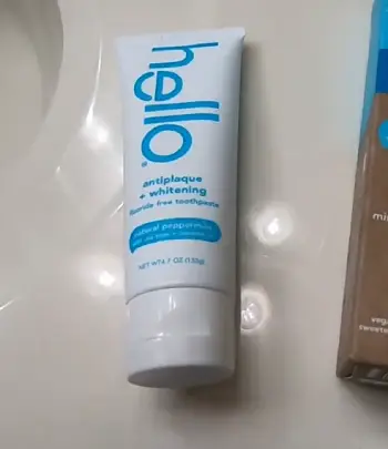Hello Antiplaque & Whitening Toothpaste  