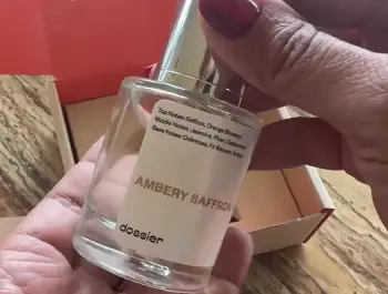Dossier Ambery Saffron  