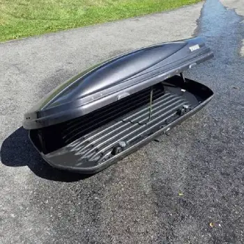 thule cargo box 