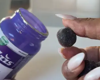 ZzzQuil Melatonin Gummies