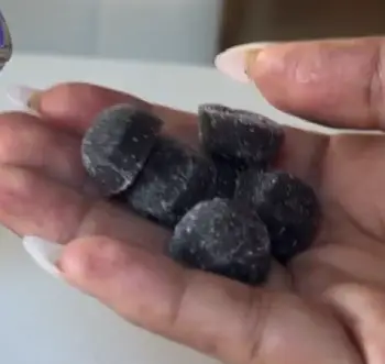 ZzzQuil Melatonin Gummies