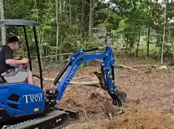 Typhon Mini Excavator 
